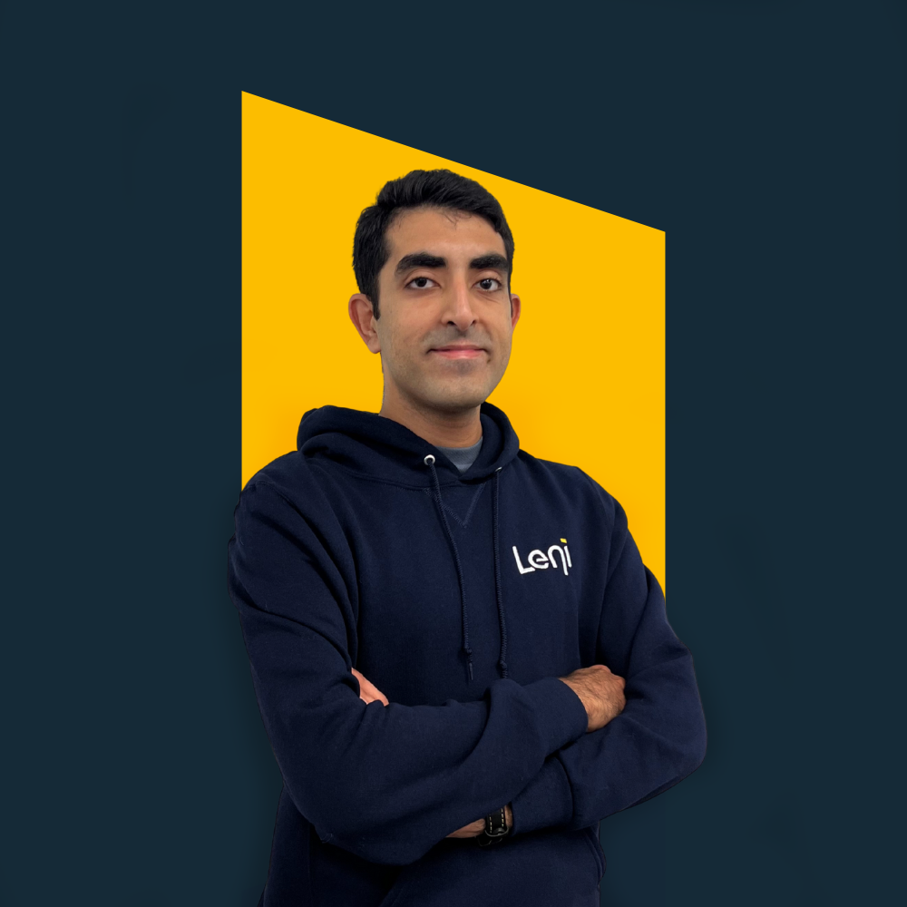 Pendar, Data Engineer at Leni, in a team portrait.